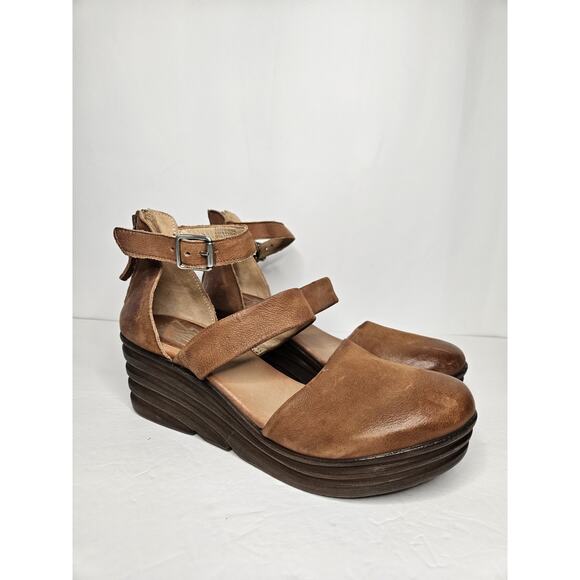Miz Mooz Amia Brandy US Size 8 Cap Toe Closed Toe Boho Wedge Heels - Picture 1 of 10